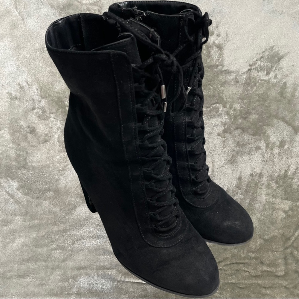 Carlos Santana Black Faux Suede Lace Up Chunky Heel Ankle Boots Size 10